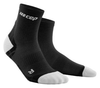 Женские ультралегкие спортивные компрессионные носки CEP Ultralight Short Socks / Черный