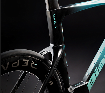 Bianchi Aquila RC TRI Dura-Ace Di2 PM ZY / Глянцевый Целесте-Черный