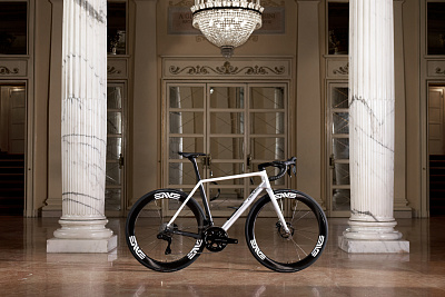 Colnago C72 Dura-Ace Di2 Fulcrum Sharq 57 HFWS / Белый-Серебристый