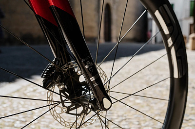 Colnago C68 / Rossa Limited Edition