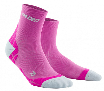 Женские ультралегкие спортивные компрессионные носки CEP Ultralight Short Socks / Розовый