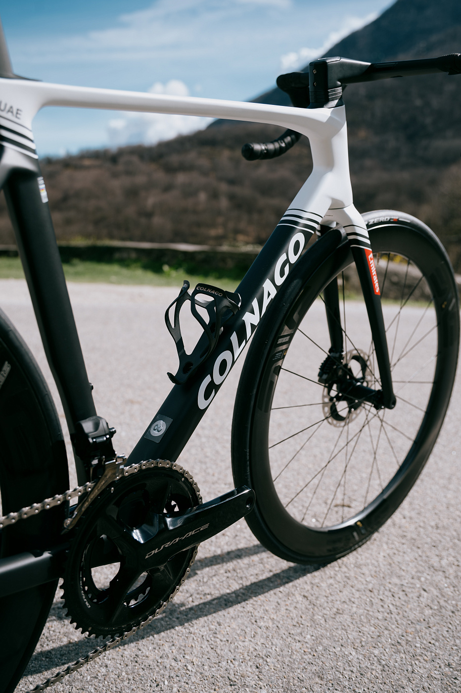 Colnago V5Rs Dura-Ace Di2 Fulcrum Sharq 57 SDM5 / Team UAE